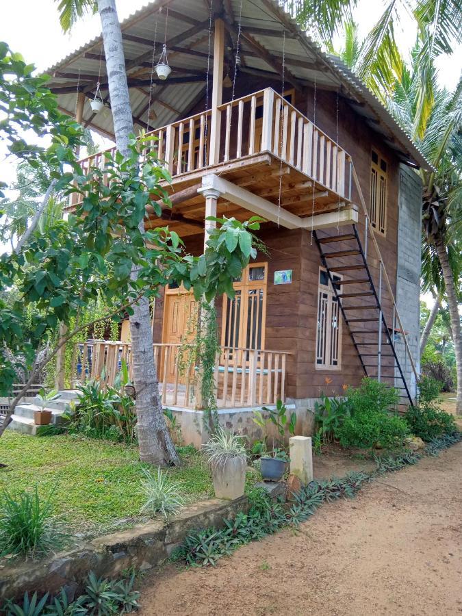 Coconut Island Yala Safari Place ทิซซามาฮารามา ภายนอก รูปภาพ